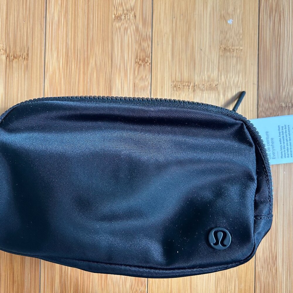 NWT Lululemon Black Belt Bag